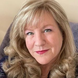 Meet your Posher, Annette